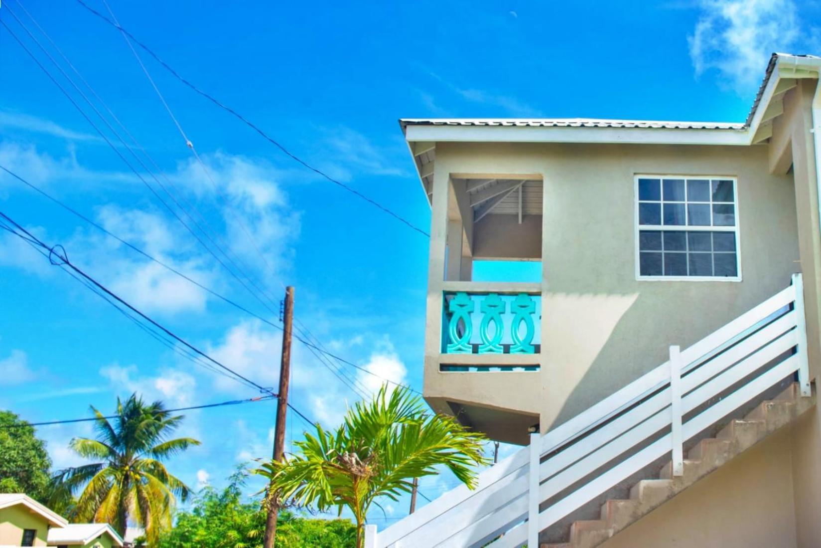 Cozy Modern Upstairs 2 Bed A/C Apt Near 2 Everything Saint Philip Exterior foto