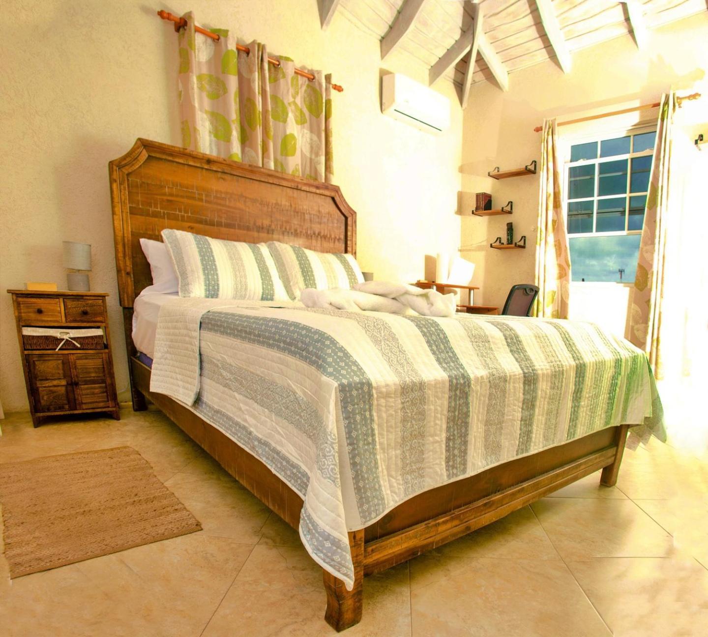 Cozy Modern Upstairs 2 Bed A/C Apt Near 2 Everything Saint Philip Exterior foto